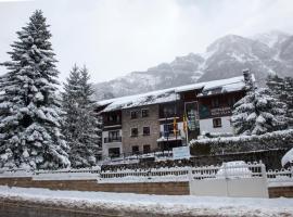 Hotel & Spa Real Villa Anayet, ski resort in Canfranc-Estación