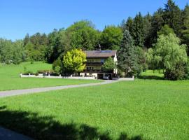 Haus am Wald, hotel v destinaci Bad Koetzting