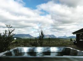 Hilltop Cabin Hekla - Golden Circle - Geysir - Mountain View, khách sạn ở Reykholt