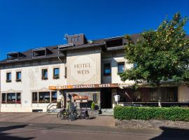 Hotel Weinhaus Weis, hotell i Leiwen