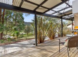 Oyster Cove Chalet, Hotel in Kettering