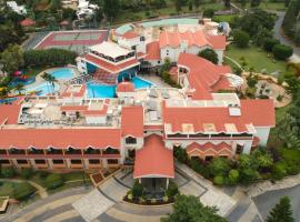 Clarks Exotica Convention Resort & Spa, hotell i Devanahalli-Bangalore