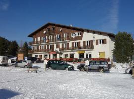 Les Gentianes, hotel v destinaci La Morte