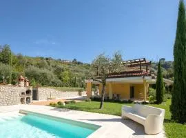 Villa Lunense by VacaVilla