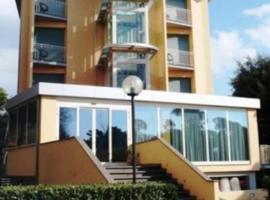 Hotel Florida Tirrenia, hotell i Tirrenia