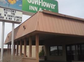 Sunflower Inn & Suites - Garden City, B&B in Garden City