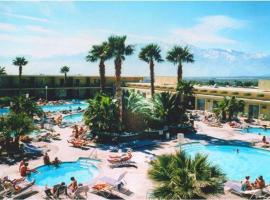 Desert Hot Springs Spa Hotel, hotell i Desert Hot Springs