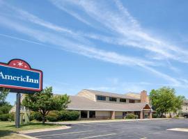 AmericInn by Wyndham Coralville, motel in Coralville