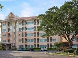C-House & Residence Hotel Amata City