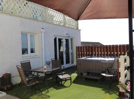 Bunny Meadows Holiday Farmhouse near Carmarthen & Pembrokeshire, cottage in Carmarthen