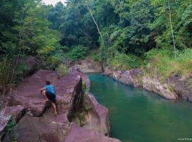 Jungle River, hotel pentru familii din Ginigathena