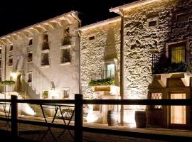 Locanda Viaverde Lessinia, hotel met parkeren in Velo Veronese