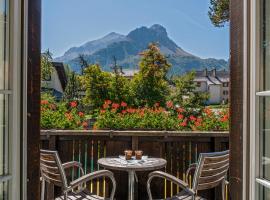Schweizerhaus Swiss Quality Hotel, hotel en Maloja