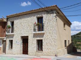 Casa Rural Los Montones: Carcelén'de bir tatil evi