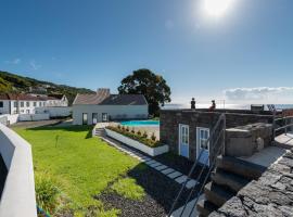 T2 Lux Casa das Pereiras, селска къща в Calheta de Nesquim