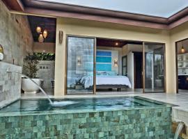 Golden Pineapple Villas-Adults Only，烏維塔的附設泳池的飯店