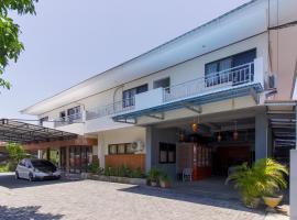 RedDoorz near Sam Ratulangi Airport Manado, hotel perto de Aeroporto Internacional Sam Ratulangi - MDC, 