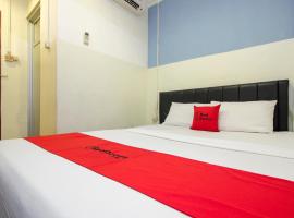 RedDoorz near Bethesda Manado, hotel with parking in Manado