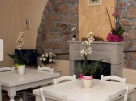 Guest House Le Gemelle, hotel v destinaci Luras