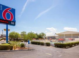 Motel 6-Youngtown, AZ - Phoenix - Sun City, hotel v destinaci Youngtown