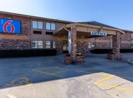 Motel 6-Troy, IL