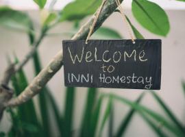 INNI Homestay, hôtel à Malang