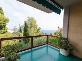 Luxury Apartment with bay view, luxury hotel in Sanremo