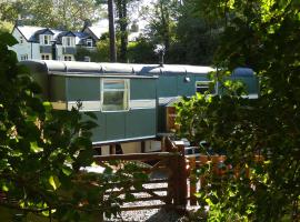 Showman's Wagon at Coed Cae, casa de hóspedes em Dolgellau