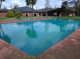 Don Zoilo, hotel with pools in Castro