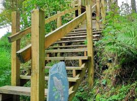 나이턴에 위치한 호텔 Llethrau Forest & Nature Retreats
