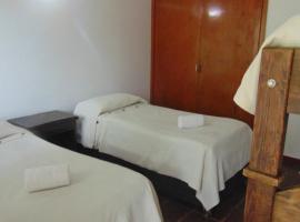 Centro Vacacional y de Convenciones las Palmeras Yanuba, hotel en Villeta