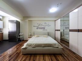 Luxury Radox Apartment Airport Bucharest, hotel di Otopeni