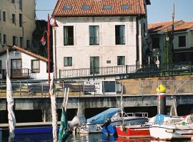 Apartamentos Rincón del Puerto, hotel em San Vicente de la Barquera