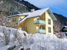 Appartementhaus Monika, hotel em Flattach