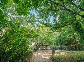 Chozos Rurales El Solitario, rumah desa di Baños de Montemayor