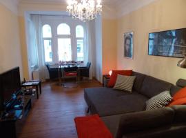 Lichtdurchflutetes Apartment Prenzlauerberg, hotelli Berliinissä lähellä maamerkkiä Max-Schmeling-Halle-monitoimiareena