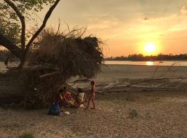 TOBO house along the river Danube, vacation home in Radvaň nad Dunajom