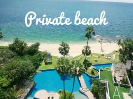 Pattaya Private Beach Luxury Home, hotel in Pattaya North