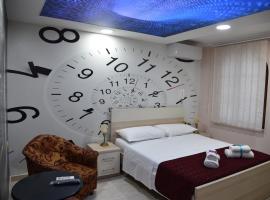 Alindro City Center Apartment, hotel in Tirana