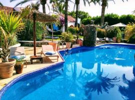 Birdcage Gay Men Resort and Lifestyle Hotel, hotel en Playa del Inglés