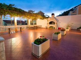 Vila Vukotić, hotel v destinaci Petrovac na Moru