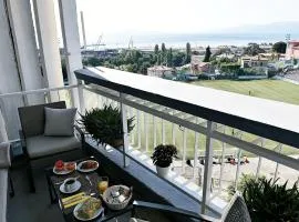 Fran Green & Blue apartment