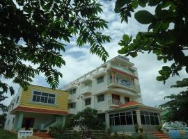 Aruvi Hotel, hotel in Yelagiri