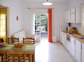 Stavroula Apartment, family hotel in Agios Gordios