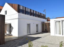 Fisherman's House - a boat ride from Lisbon, casa o chalet en Trafaria