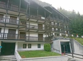 La casa degli gnomi, hotel s parkiriščem v mestu Riva Valdobbia