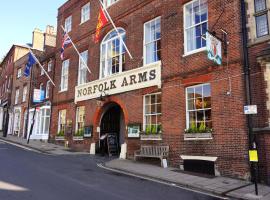 Norfolk Arms Hotel、アランデルのホテル