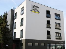 Lemon Plaza Hotel, hotelli kohteessa Poznań