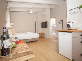 Tslil Suite, pet-friendly hotel in Yeroẖam