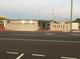 Plantation Park Motor Inn: Ayr şehrinde bir otel